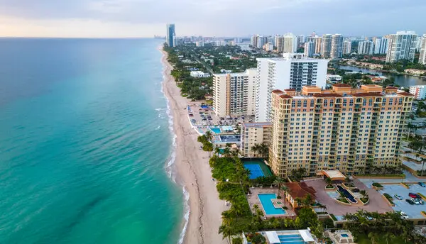 Hallandale Beach, Florida