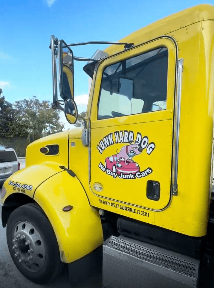 Junkyard-Dog-Tow-Truck